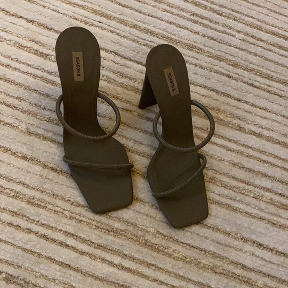 YEEZY SEASON 8 SANDAL HEEL - Picture 2 of 7